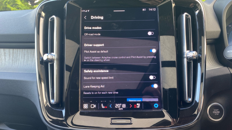 Volvo XC40 2.0 B3P Ultra Dark 5dr Auto Petrol Estate